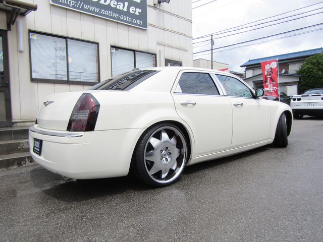 5.7HEMI LEXANI22in ローダウン LEDテール 新車並行車(16枚目)
