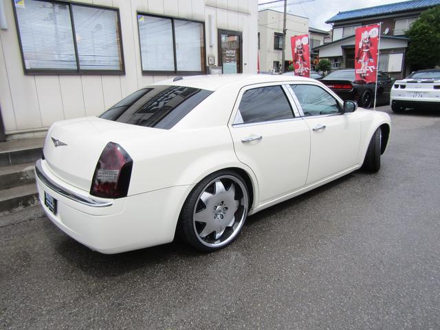 5.7HEMI LEXANI22in ローダウン LEDテール 新車並行車(37枚目)