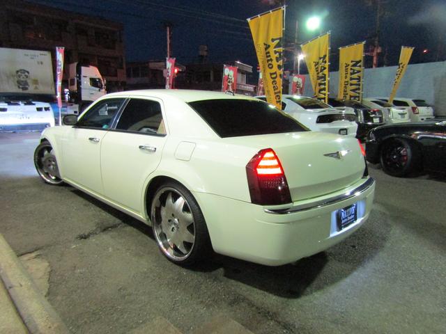5.7HEMI LEXANI22in ローダウン LEDテール 新車並行車(62枚目)