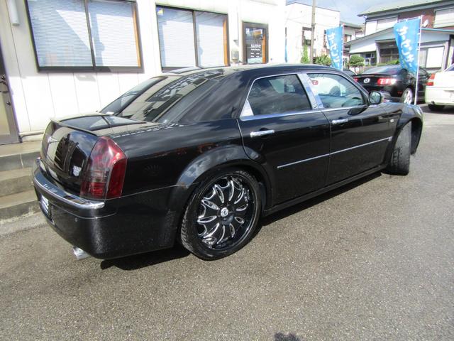 5.7HEMI ASANTHI22in メモリーナビ地デジ ETC バックカメラ Borlaデュアルマフラー(24枚目)