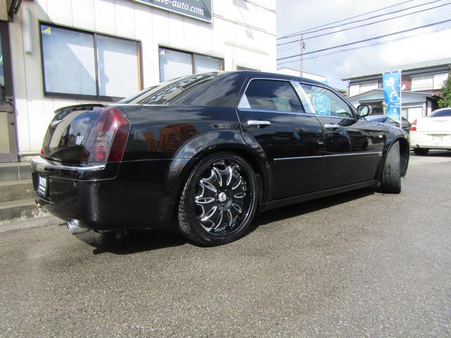 5.7HEMI ASANTHI22in メモリーナビ地デジ ETC バックカメラ Borlaデュアルマフラー(26枚目)