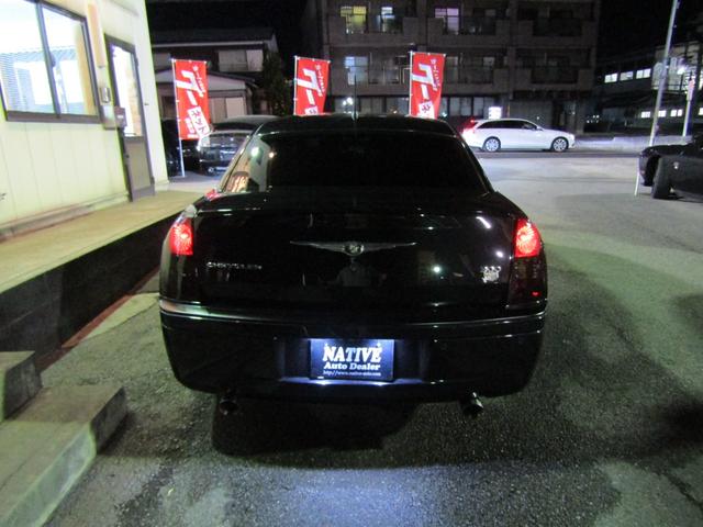 5.7HEMI 最終モデル VOSSEN20in TEINE車高調 ディスプレイオーディオ ETC GPSレーダー ドライブレコーダー ワンオフデュアルマフラー レフトハンドル ディーラー車(7枚目)