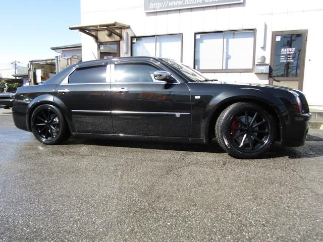5.7HEMI 最終モデル VOSSEN20in TEINE車高調 ディスプレイオーディオ ETC GPSレーダー ドライブレコーダー ワンオフデュアルマフラー レフトハンドル ディーラー車(9枚目)