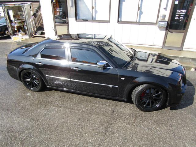 5.7HEMI 最終モデル VOSSEN20in TEINE車高調 ディスプレイオーディオ ETC GPSレーダー ドライブレコーダー ワンオフデュアルマフラー レフトハンドル ディーラー車(11枚目)