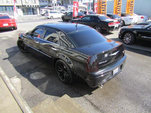 5.7HEMI 最終モデル VOSSEN20in TEINE車高調 ディスプレイオーディオ ETC GPSレーダー ドライブレコーダー ワンオフデュアルマフラー レフトハンドル ディーラー車(31枚目)