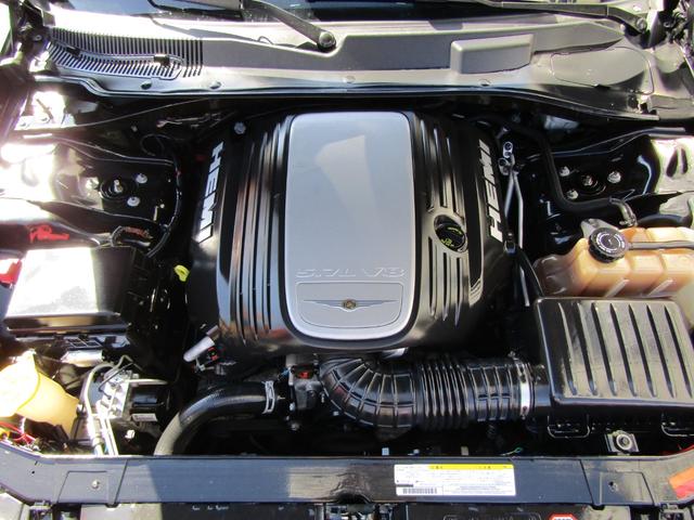 ５．７ＨＥＭＩ　最終モデル　ＶＯＳＳＥＮ２０ｉｎ　ＴＥＩＮＥ車高調　ディスプレイオーディオ　ＥＴＣ　ＧＰＳレーダー　ドライブレコーダー　ワンオフデュアルマフラー　レフトハンドル　ディーラー車(34枚目)