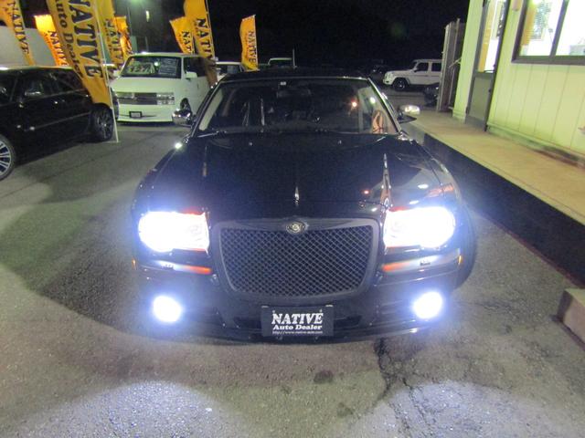 5.7HEMI 最終モデル VOSSEN20in TEINE車高調 ディスプレイオーディオ ETC GPSレーダー ドライブレコーダー ワンオフデュアルマフラー レフトハンドル ディーラー車(40枚目)