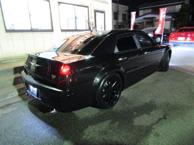 5.7HEMI 最終モデル VOSSEN20in TEINE車高調 ディスプレイオーディオ ETC GPSレーダー ドライブレコーダー ワンオフデュアルマフラー レフトハンドル ディーラー車(48枚目)