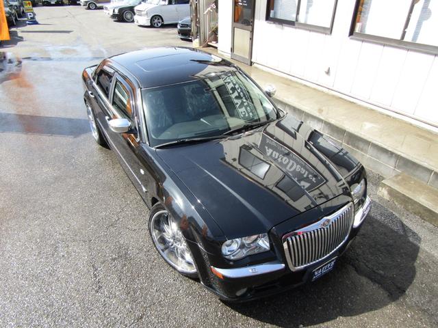 5.7HEMI TIS22in ローダウン メモリーナビ地デジETC バックカメラ SRT8リップスポイラー レフトハンドルディーラー車(11枚目)
