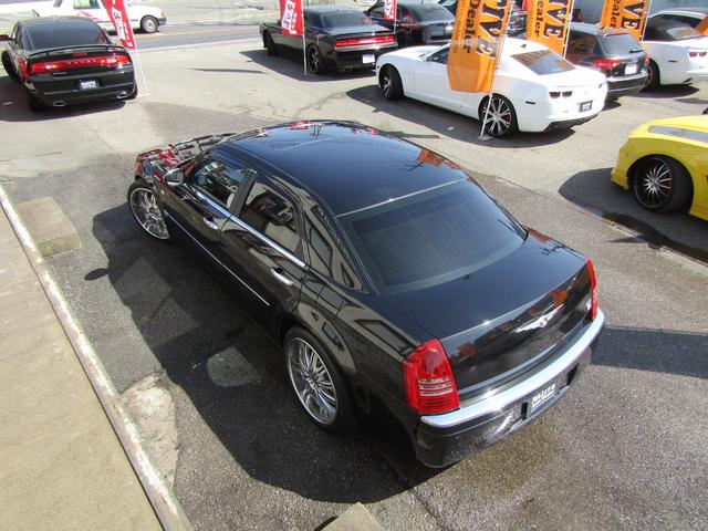 5.7HEMI TIS22in ローダウン メモリーナビ地デジETC バックカメラ SRT8リップスポイラー レフトハンドルディーラー車(28枚目)