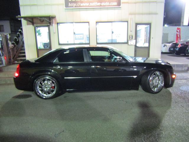 5.7HEMI TIS22in ローダウン メモリーナビ地デジETC バックカメラ SRT8リップスポイラー レフトハンドルディーラー車(37枚目)