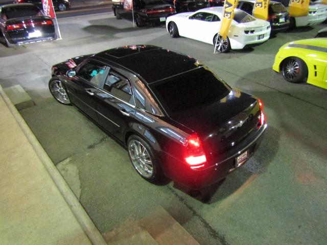 5.7HEMI TIS22in ローダウン メモリーナビ地デジETC バックカメラ SRT8リップスポイラー レフトハンドルディーラー車(55枚目)