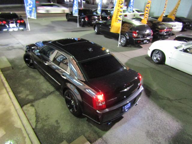 ５．７ＨＥＭＩ　ＳＲＴ８スタイリング　Ｌｘ３６用２０ｉｎ　車高調　ナビ　ＥＴＣ　バックカメラ　クロームグリル　ブラックレザーインテリア　ＭＩＲＶＩＮデュアルマフラー　ＦＲハーフスポイラー　ファイナルモデルディーラー車(58枚目)