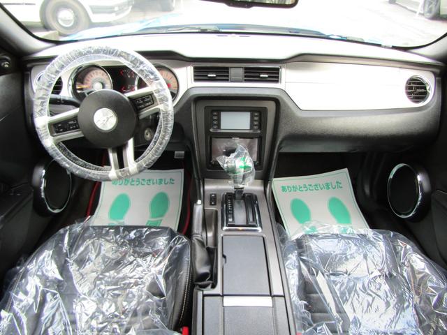 FORD MUSTANG V6 COUPE PREMIUM