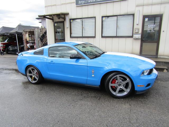 FORD MUSTANG V6 COUPE PREMIUM