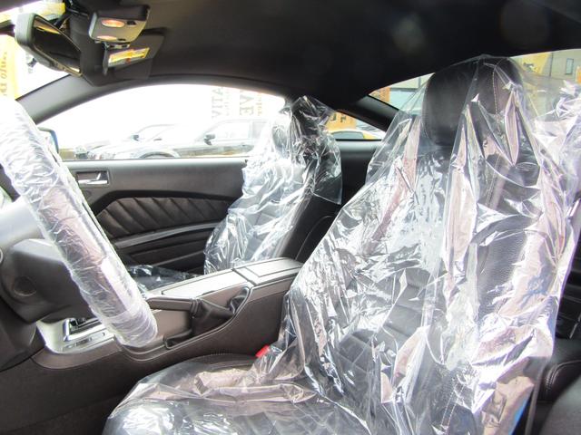 FORD MUSTANG V6 COUPE PREMIUM