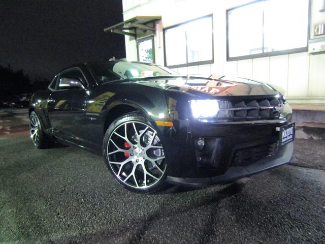 シボレーカマロ ＬＴ　ＲＳ　カマロ生誕４５周年記念限定車　ワンオーナー　ＺＬ１スタイリングバンパー　ＶＥＮＥＲＤＩ２０ｉｎ　ＬＥＤヘッドライト　ＬＥＤフォグライト　ＨＤＤナビ地デジ　ＥＴＣ　バックカメラ（5枚目）
