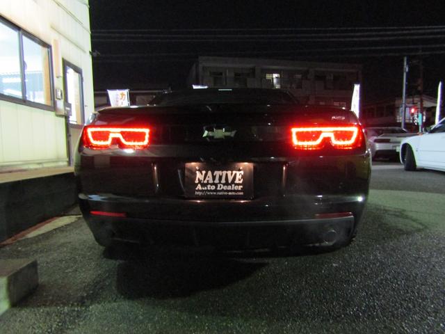 シボレーカマロ ＬＴ　ＲＳ　カマロ生誕４５周年記念限定車　ワンオーナー　ＺＬ１スタイリングバンパー　ＶＥＮＥＲＤＩ２０ｉｎ　ＬＥＤヘッドライト　ＬＥＤフォグライト　ＨＤＤナビ地デジ　ＥＴＣ　バックカメラ（6枚目）