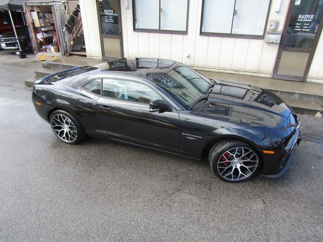 シボレーカマロ ＬＴ　ＲＳ　カマロ生誕４５周年記念限定車　ワンオーナー　ＺＬ１スタイリングバンパー　ＶＥＮＥＲＤＩ２０ｉｎ　ＬＥＤヘッドライト　ＬＥＤフォグライト　ＨＤＤナビ地デジ　ＥＴＣ　バックカメラ（11枚目）