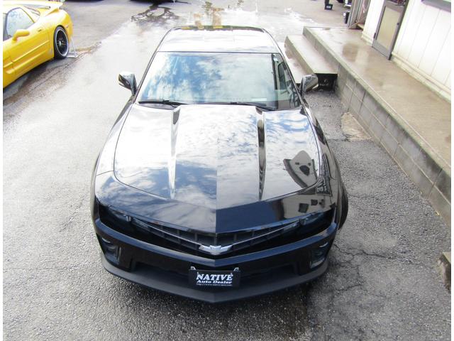 シボレーカマロ ＬＴ　ＲＳ　カマロ生誕４５周年記念限定車　ワンオーナー　ＺＬ１スタイリングバンパー　ＶＥＮＥＲＤＩ２０ｉｎ　ＬＥＤヘッドライト　ＬＥＤフォグライト　ＨＤＤナビ地デジ　ＥＴＣ　バックカメラ（13枚目）