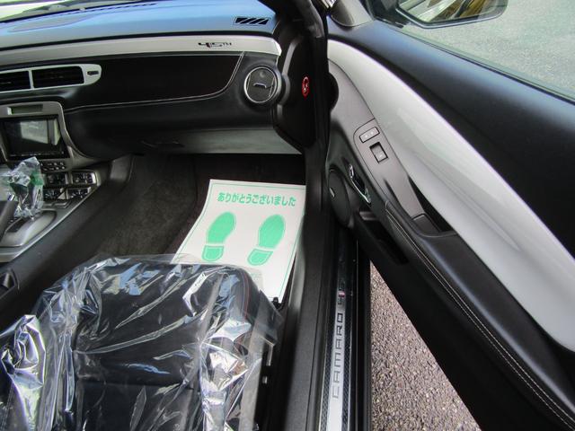 シボレーカマロ ＬＴ　ＲＳ　カマロ生誕４５周年記念限定車　ワンオーナー　ＺＬ１スタイリングバンパー　ＶＥＮＥＲＤＩ２０ｉｎ　ＬＥＤヘッドライト　ＬＥＤフォグライト　ＨＤＤナビ地デジ　ＥＴＣ　バックカメラ（23枚目）