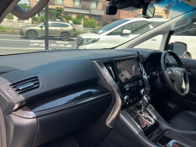 ヴェルファイア ２．５Ｚ　Ｇエディション　サンル－フ　アルパイン後席モニタ＆１１型ナビ　黒革シ－ト　Ｂカメラ　地デジ　三眼ＬＥＤヘッド　レ－ダ－クルコン　車高調　シートエアコン　両側電動スライドドア　電動リアゲート　ドラレコ　社外２０ＡＷ（22枚目）