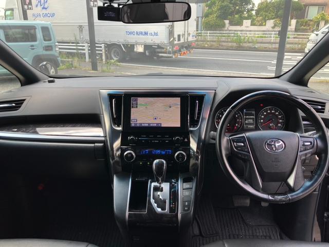 アルファード ２．５Ｓ　タイプゴールド　純正大型後席モニタ－　レ－ダ－クルコン　フルセグＴＶ　バックカメラ　両側パワスラ　パワーバックドア　両側電動スライドドア　ＡＣ１００Ｖ電源　ＬＥＤヘッドライト　シートカバー　電動リアゲート　ＥＴＣ（6枚目）