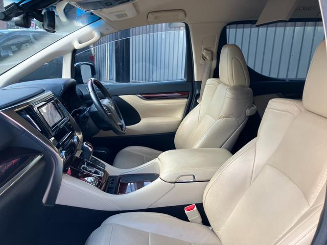 ヴェルファイアハイブリッド Ｖ　Ｌエディション　ワンオーナー　ベージュ革シート　純正大型後席モニター　１５００Ｗ電源　バックカメラ　パワーバックドア　両側パワスラ　シートヒーター　レーダークルコン　プリクラッシュセーフティー　オートマハイビーム（25枚目）