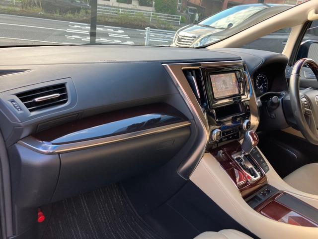 ヴェルファイアハイブリッド Ｖ　Ｌエディション　ワンオーナー　ベージュ革シート　純正大型後席モニター　１５００Ｗ電源　バックカメラ　パワーバックドア　両側パワスラ　シートヒーター　レーダークルコン　プリクラッシュセーフティー　オートマハイビーム（26枚目）