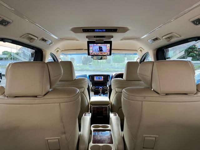 ヴェルファイアハイブリッド Ｖ　Ｌエディション　ワンオーナー　ベージュ革シート　純正大型後席モニター　１５００Ｗ電源　バックカメラ　パワーバックドア　両側パワスラ　シートヒーター　レーダークルコン　プリクラッシュセーフティー　オートマハイビーム（30枚目）