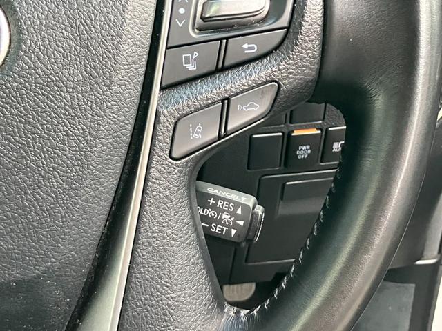 アルファード ２．５Ｓ　タイプゴールド　（３９）サンルーフ　後席モニター　デジタルインナーミラー　フルセグ　バックカメラ　ＣＤ／ＤＶＤ　Ｄオーディオ　レーダークルコン　両側電動スライドドア　電動リアゲート　１００Ｖ電源　ハーフレザー　ＥＴＣ（6枚目）