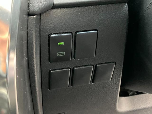 アルファード ２．５Ｓ　タイプゴールド　（３９）サンルーフ　後席モニター　デジタルインナーミラー　フルセグ　バックカメラ　ＣＤ／ＤＶＤ　Ｄオーディオ　レーダークルコン　両側電動スライドドア　電動リアゲート　１００Ｖ電源　ハーフレザー　ＥＴＣ（45枚目）