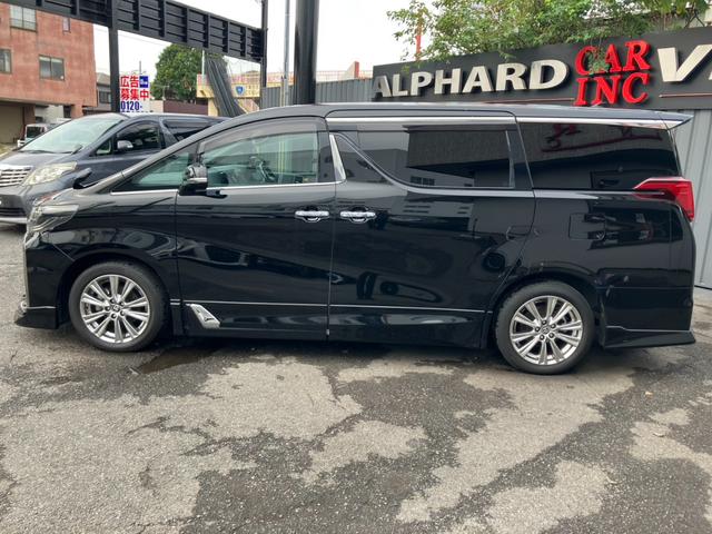 アルファード ２．５Ｓ　タイプゴールド　（９）ＴＲＤエアロ　ＴＲＤマフラー　後席モニター　デジタルインナーミラー　ディスプレイオーディオ　フルセグ　バックカメラ　レーダークルコン　両側電動スライドドア　電動リアゲート　ハーフレザーシート（23枚目）