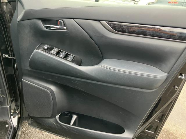 アルファード ２．５Ｓ　タイプゴールド　（９）ＴＲＤエアロ　ＴＲＤマフラー　後席モニター　デジタルインナーミラー　ディスプレイオーディオ　フルセグ　バックカメラ　レーダークルコン　両側電動スライドドア　電動リアゲート　ハーフレザーシート（39枚目）