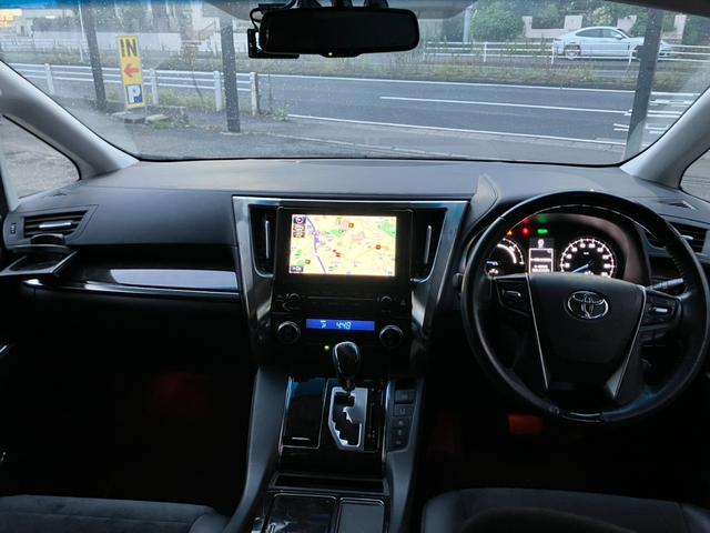アルファードハイブリッド ＳＲ　（１３３）ＪＢＬサウンド　全方位カメラ　メーカーＯＰナビ　フルセグ　レーダークルコン　両側電動スライドドア　電動リアゲート　寒冷地仕様　ハーフレザー　メモリー付パワーシート　ＥＴＣ　Ｂｌｕｅｔｏｏｔｈ（3枚目）