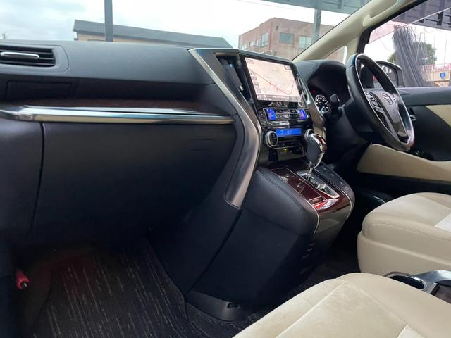 アルファード 2.5G (41)アルパイン後席モニタ-&10型ナビ フルセグ バックカメラ レーダークルコン 両側電動スライドドア 電動リアゲート ハーフレザー AC100V電源 Bluetooth 衝突軽減ブレーキ(18枚目)