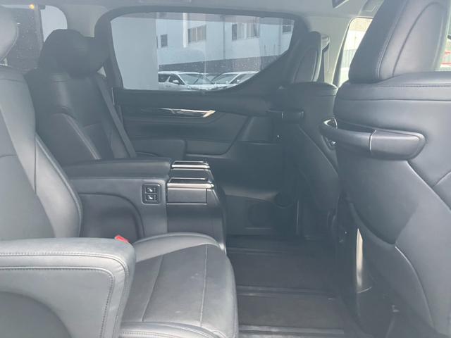 アルファード 2.5S Cパッケージ (131)後席モニター 純正10型ナビ 黒革シート フルセグ バックカメラ 両側電動スライドドア 電動リアゲート シートエアコン レーダークルコン 衝突被害軽減ブレーキ レーンキープアシスト ETC(30枚目)