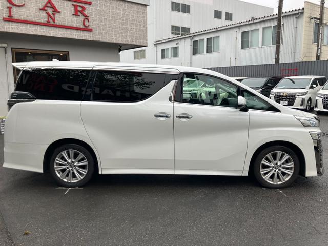 ヴェルファイア ２．５Ｚ　８人乗り　純正大型後席モニター　純正１０型ナビ　ＢＳＭ　デジタルインナーミラー　両側パワスラ　バックカメラ　ＴＶキャンセラー　レーダークルコン　プリクラッシュセーフティー　ＬＥＤヘッドライト　ＥＴＣ（17枚目）
