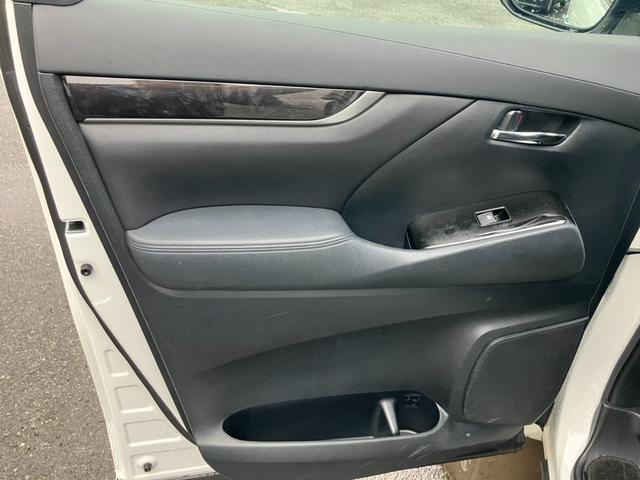 ヴェルファイア ２．５Ｚ　８人乗り　純正大型後席モニター　純正１０型ナビ　ＢＳＭ　デジタルインナーミラー　両側パワスラ　バックカメラ　ＴＶキャンセラー　レーダークルコン　プリクラッシュセーフティー　ＬＥＤヘッドライト　ＥＴＣ（22枚目）