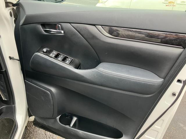 ヴェルファイア ２．５Ｚ　８人乗り　純正大型後席モニター　純正１０型ナビ　ＢＳＭ　デジタルインナーミラー　両側パワスラ　バックカメラ　ＴＶキャンセラー　レーダークルコン　プリクラッシュセーフティー　ＬＥＤヘッドライト　ＥＴＣ（37枚目）
