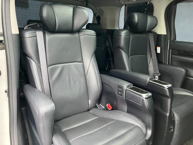 ヴェルファイア 2.5Z Gエディション サンルーフ 黒革シート 純正大型後席モニター 純正10型ナビ バックカメラ レーダークルコン プリクラッシュセーフティー 両側パワスラ シートヒーター パワーバックドア AC100V電源 ETC(13枚目)