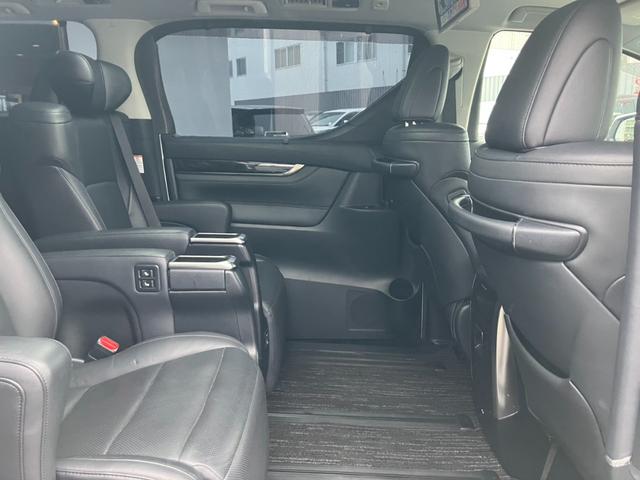 ヴェルファイア 2.5Z Gエディション サンルーフ 黒革シート 純正大型後席モニター 純正10型ナビ バックカメラ レーダークルコン プリクラッシュセーフティー 両側パワスラ シートヒーター パワーバックドア AC100V電源 ETC(35枚目)