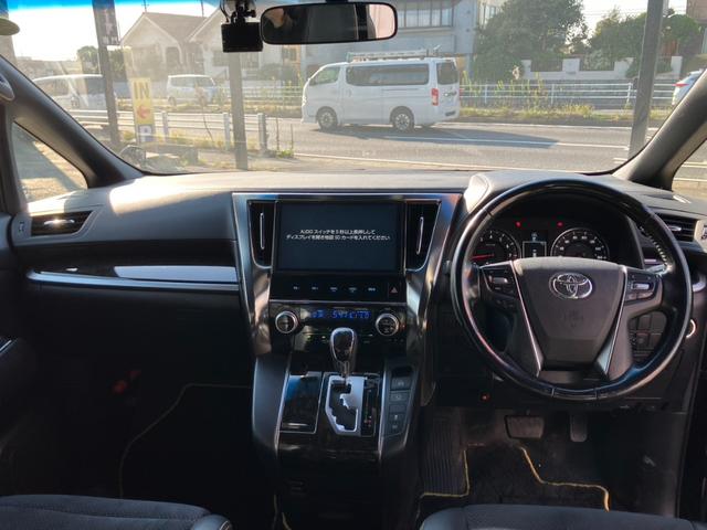 ヴェルファイア ２．５Ｚ　Ａエディション　ゴールデンアイズ　（４３）後席モニター　純正１０型ナビ　フルセグＴＶ　バックカメラ　両側電動スライドドア　電動リアゲート　ハーフレザーシート　ＡＣ１００Ｖ電源　ＴＶキャンセラー　ビルトインＥＴＣ　純正１８ＡＷ（3枚目）