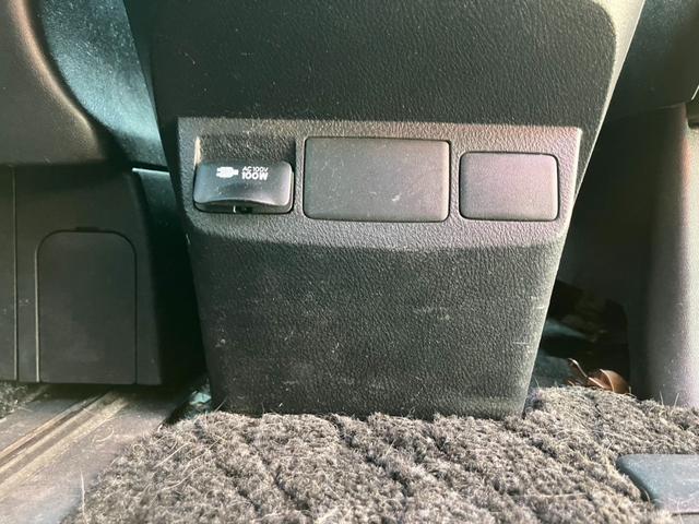 ヴェルファイア ２．５Ｚ　Ａエディション　ゴールデンアイズ　（４３）後席モニター　純正１０型ナビ　フルセグＴＶ　バックカメラ　両側電動スライドドア　電動リアゲート　ハーフレザーシート　ＡＣ１００Ｖ電源　ＴＶキャンセラー　ビルトインＥＴＣ　純正１８ＡＷ（6枚目）