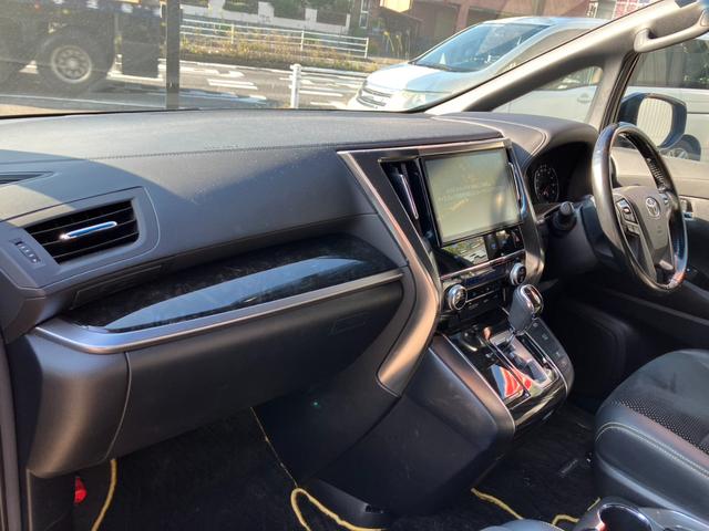 ヴェルファイア ２．５Ｚ　Ａエディション　ゴールデンアイズ　（４３）後席モニター　純正１０型ナビ　フルセグＴＶ　バックカメラ　両側電動スライドドア　電動リアゲート　ハーフレザーシート　ＡＣ１００Ｖ電源　ＴＶキャンセラー　ビルトインＥＴＣ　純正１８ＡＷ（17枚目）