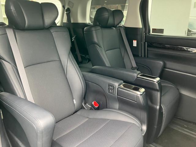 アルファード 2.5S Cパッケージ 黒革シート デジタルインナーミラー 純正大型ナビ シートエアコン 両側パワスラ バックカメラ パワーバックドア AC100V電源 プリクラッシュセーフティー レーダークルコン フルセグTV ETC(7枚目)