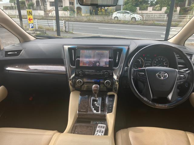 アルファードハイブリッド エグゼクティブラウンジ　サンルーフ　モデリスタエアロ　ＪＢＬサウンド　ＭＯＰ大型後席モニター　全方位カメラ　ＭＯＰ大型ナビ　１５００Ｗ電源　寒冷地仕様　デジタルインナーミラー　ＢＳＭ　ベージュ革シート　レーダークルコン（6枚目）