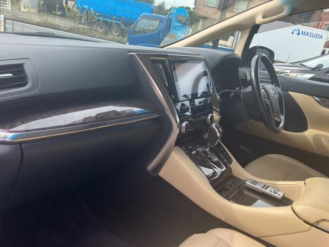 アルファードハイブリッド エグゼクティブラウンジ　サンルーフ　モデリスタエアロ　ＪＢＬサウンド　ＭＯＰ大型後席モニター　全方位カメラ　ＭＯＰ大型ナビ　１５００Ｗ電源　寒冷地仕様　デジタルインナーミラー　ＢＳＭ　ベージュ革シート　レーダークルコン（30枚目）