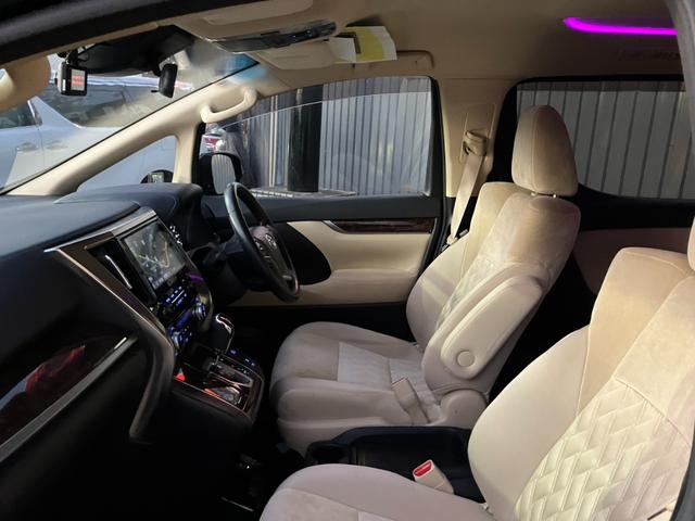 アルファード ２．５Ｘ　（９４）８人乗り　両側パワスラ　バックカメラ　レーダークルコン　プリクラッシュセーフティー　フルセグＴＶ　ナビ機能付ディスプレイオーディオ　オートマハイビーム　ＬＥＤヘッドライト　ドラレコ　ＥＴＣ（23枚目）