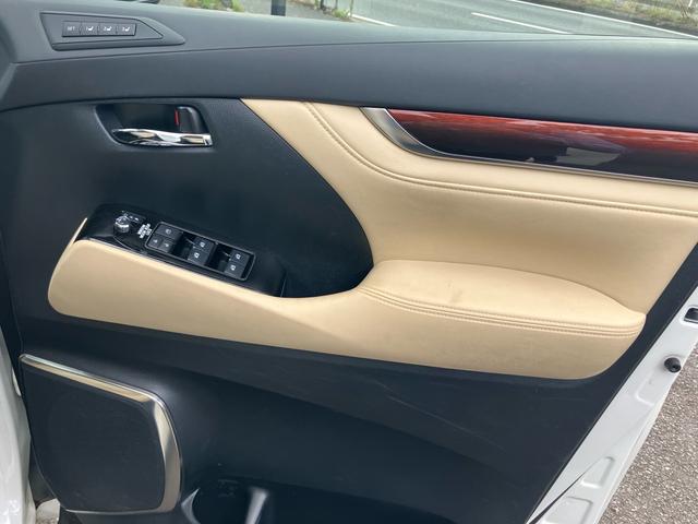 アルファードハイブリッド Ｇ　（１２５）サンルーフ　後席モニター　純正ナビ　レーダークルコン　両側電動スライドドア　電動リアゲート　フルセグＴＶ　バックカメラ　Ｂｌｕｅｔｏｏｔｈ接続　衝突軽減ブレーキ　パワーシート　ＥＴＣ（33枚目）